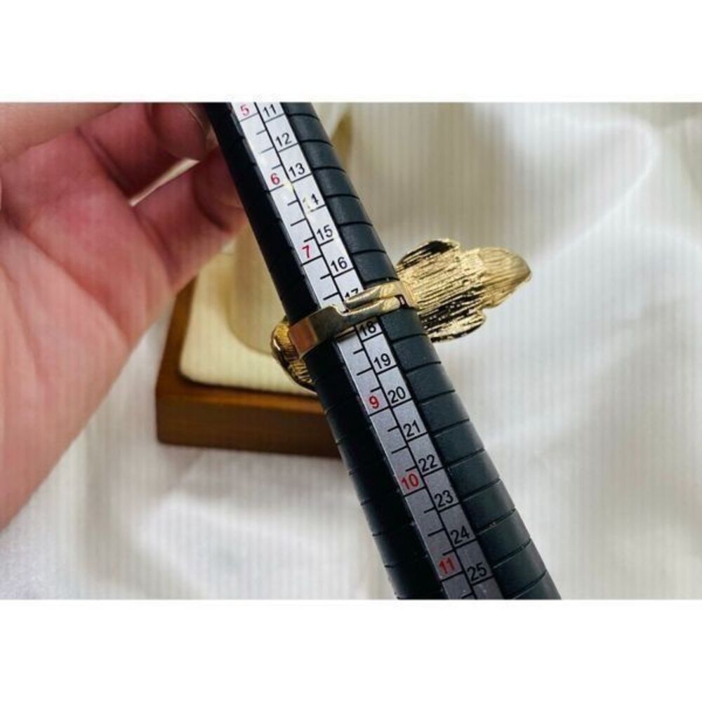 Vintage gold Tone Rhinestone Feather bold statement ring - Picture 6 of 6